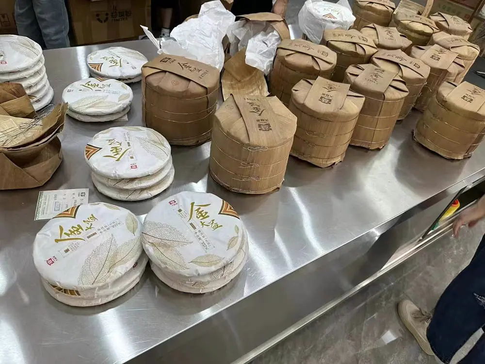益阳回收大益普洱茶2015年生茶熟茶图3